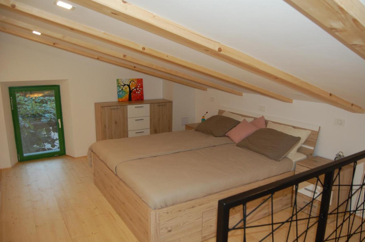 Apartma Hiska Dobravlje Екстериор снимка